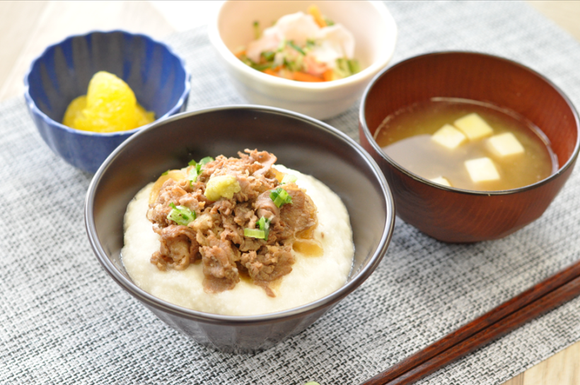 スタミナ牛とろろ丼