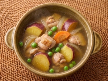 鶏肉とさつまいものコンソメ煮